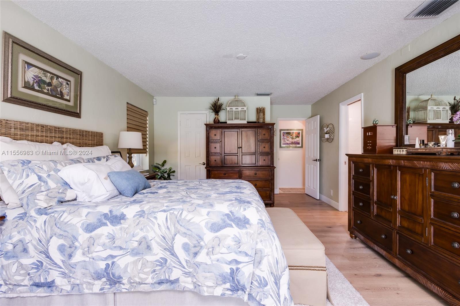 CORAL SHORES - Residential