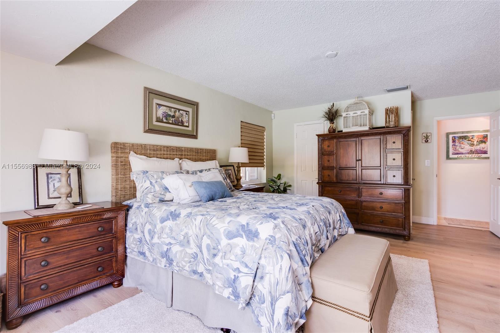 CORAL SHORES - Residential