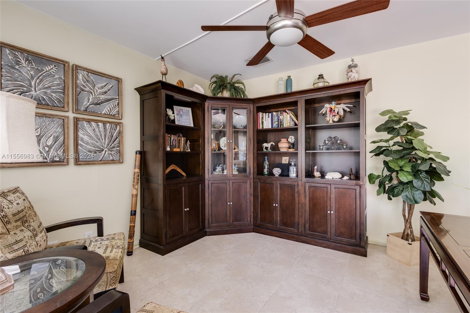 CORAL SHORES - Residential