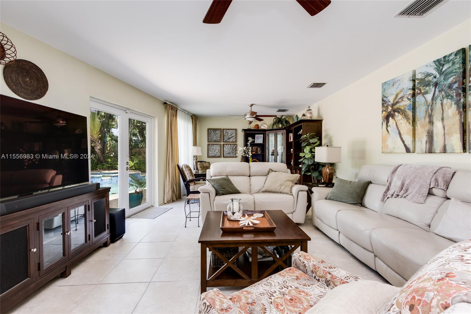 CORAL SHORES - Residential