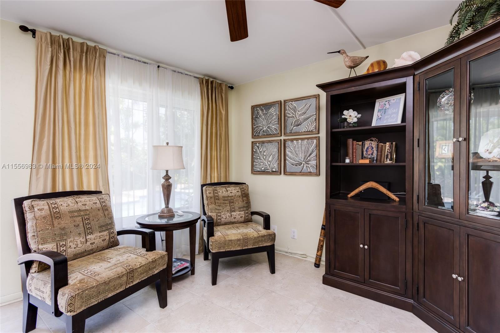 CORAL SHORES - Residential