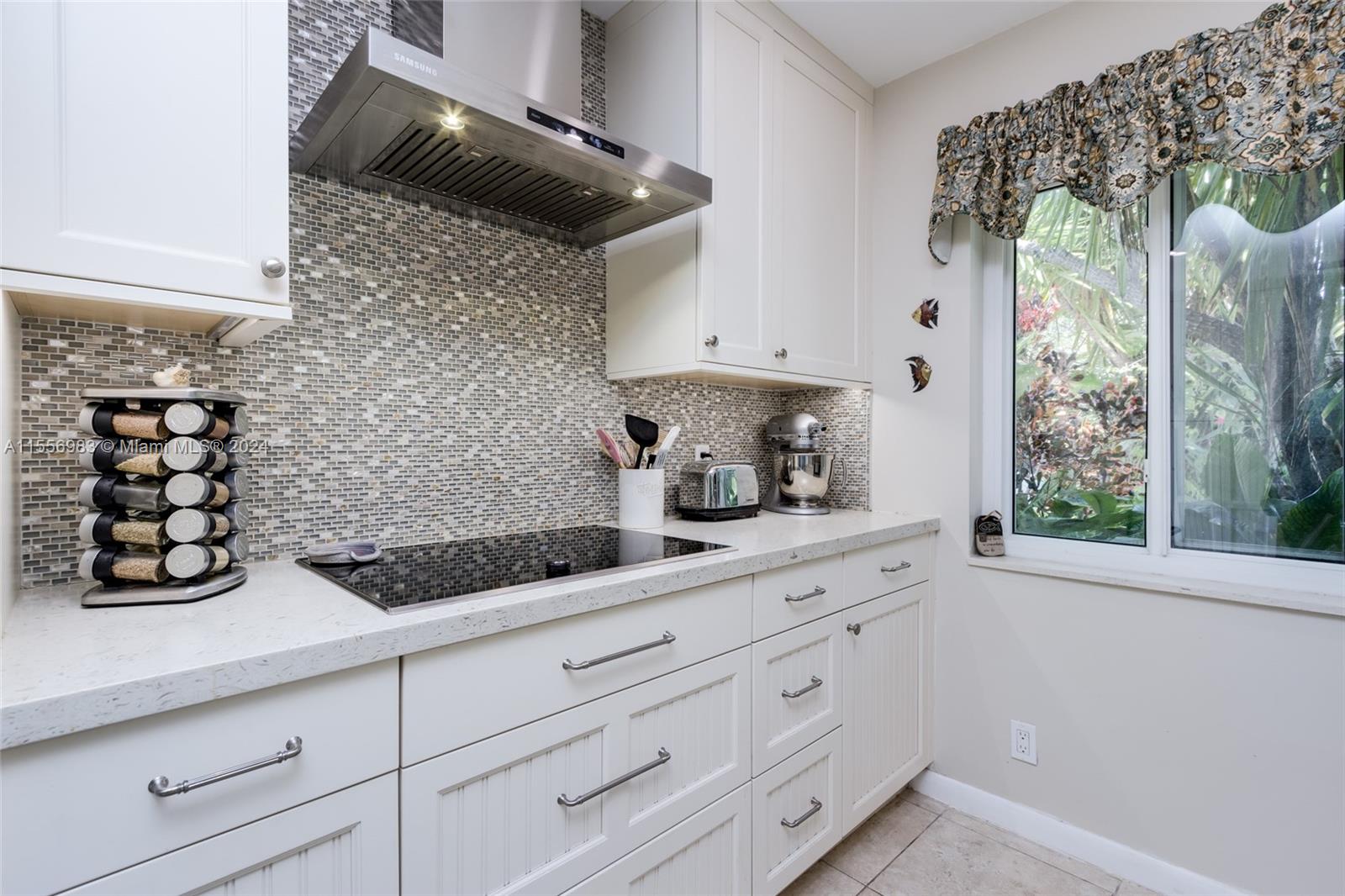 CORAL SHORES - Residential