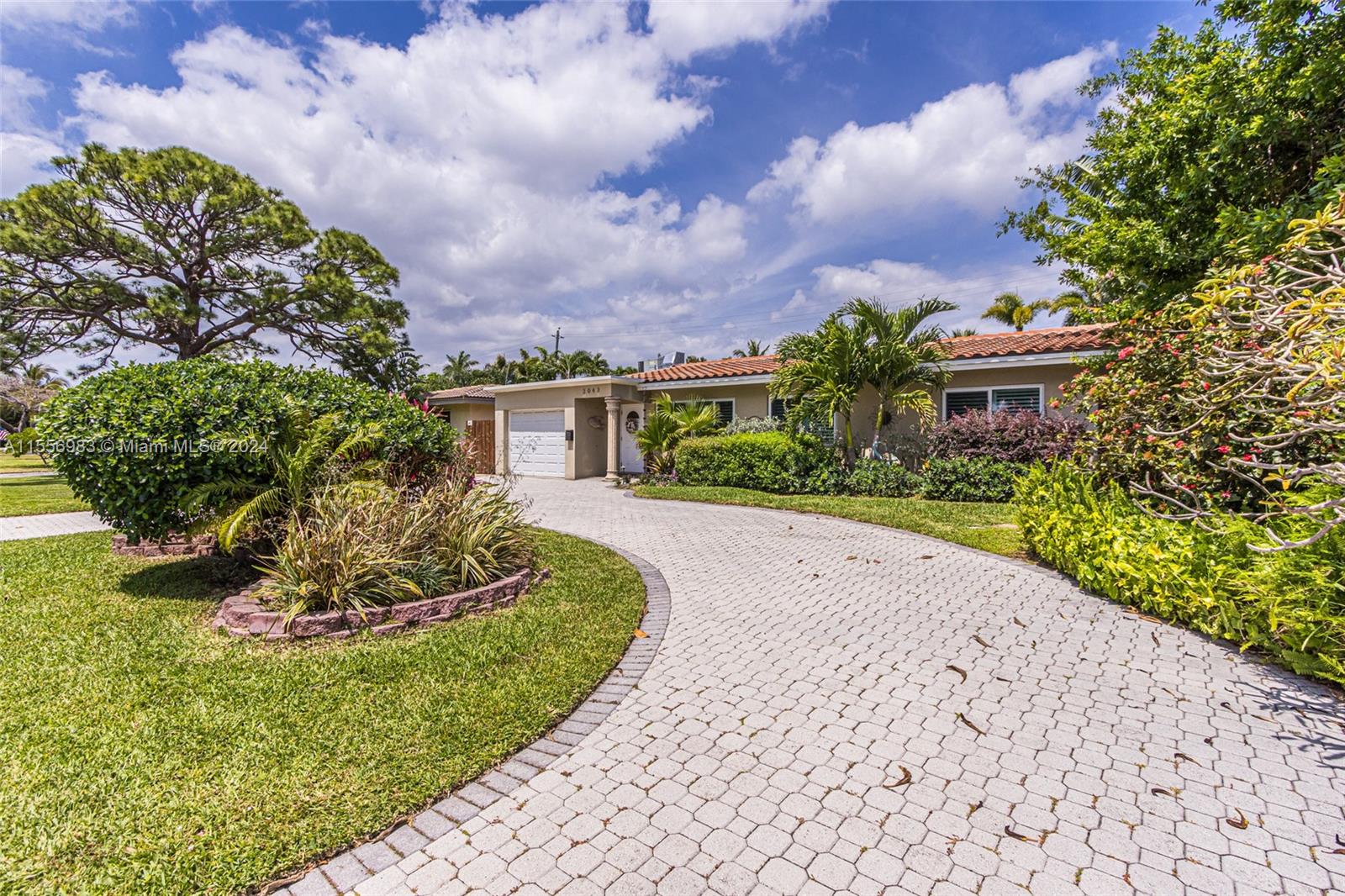 CORAL SHORES - Residential