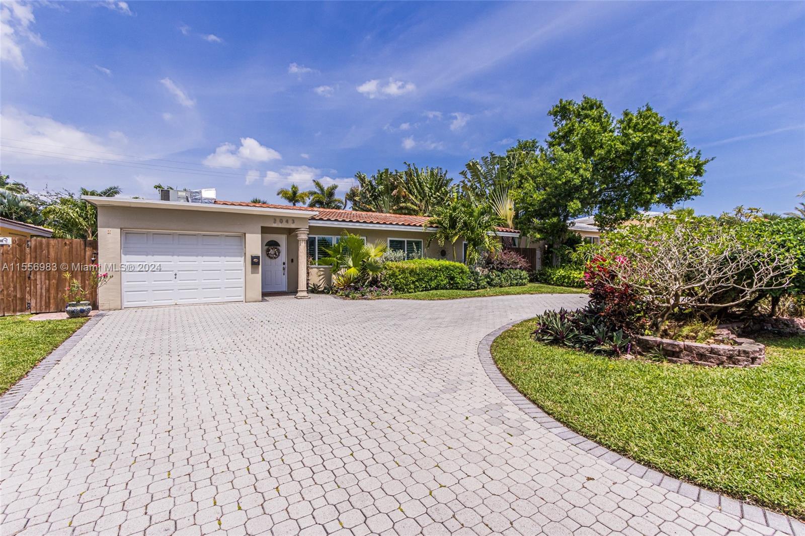 CORAL SHORES - Residential