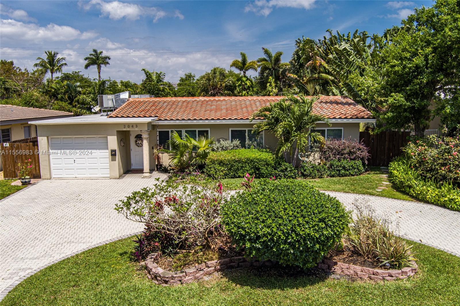 CORAL SHORES - Residential