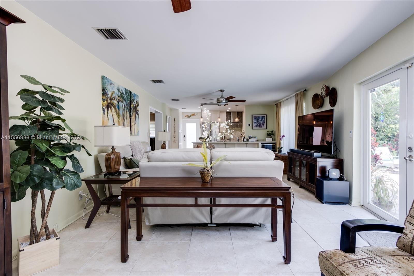 CORAL SHORES - Residential