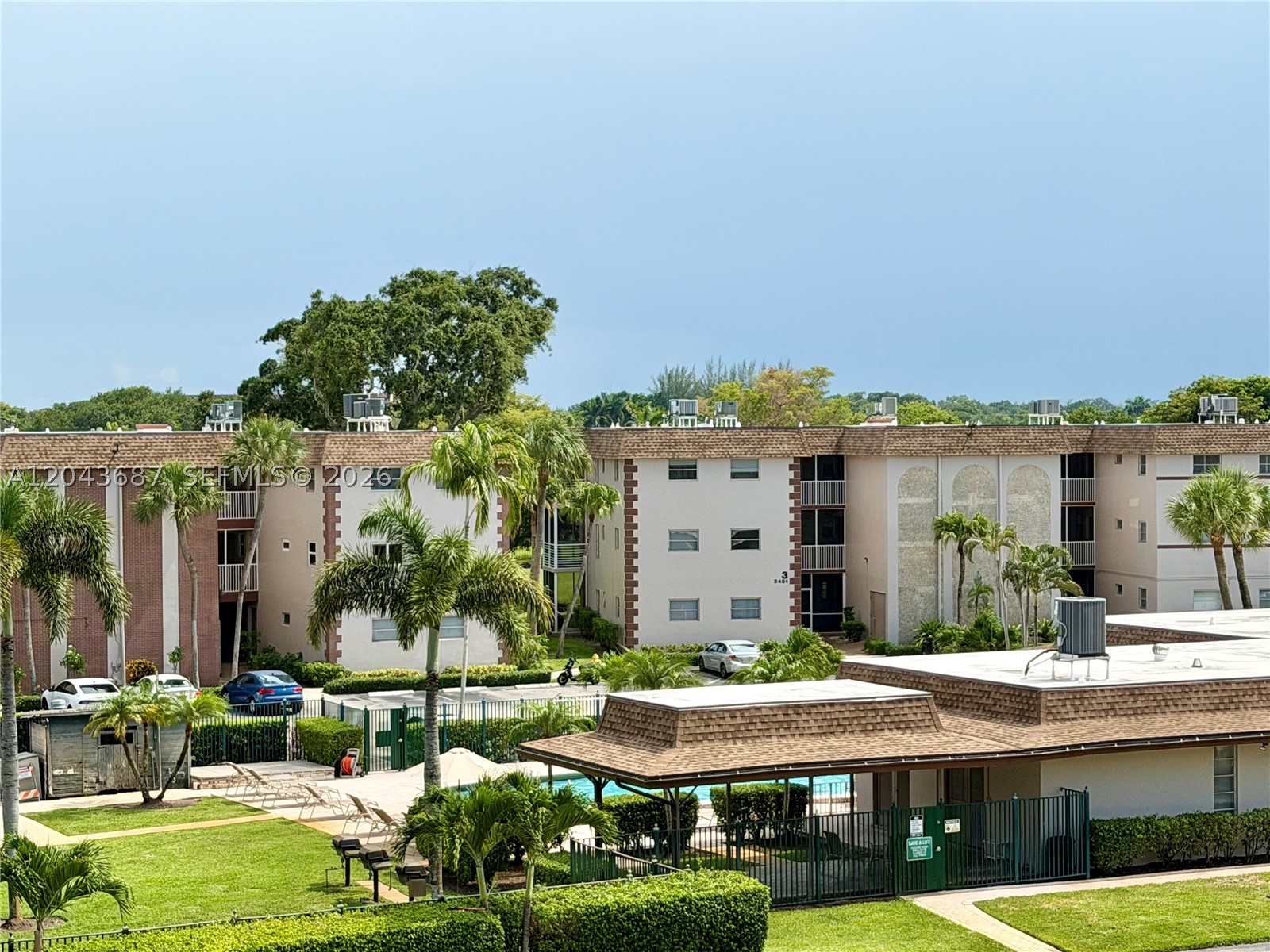 ARROWHEAD CONDO NO VIII - Residential
