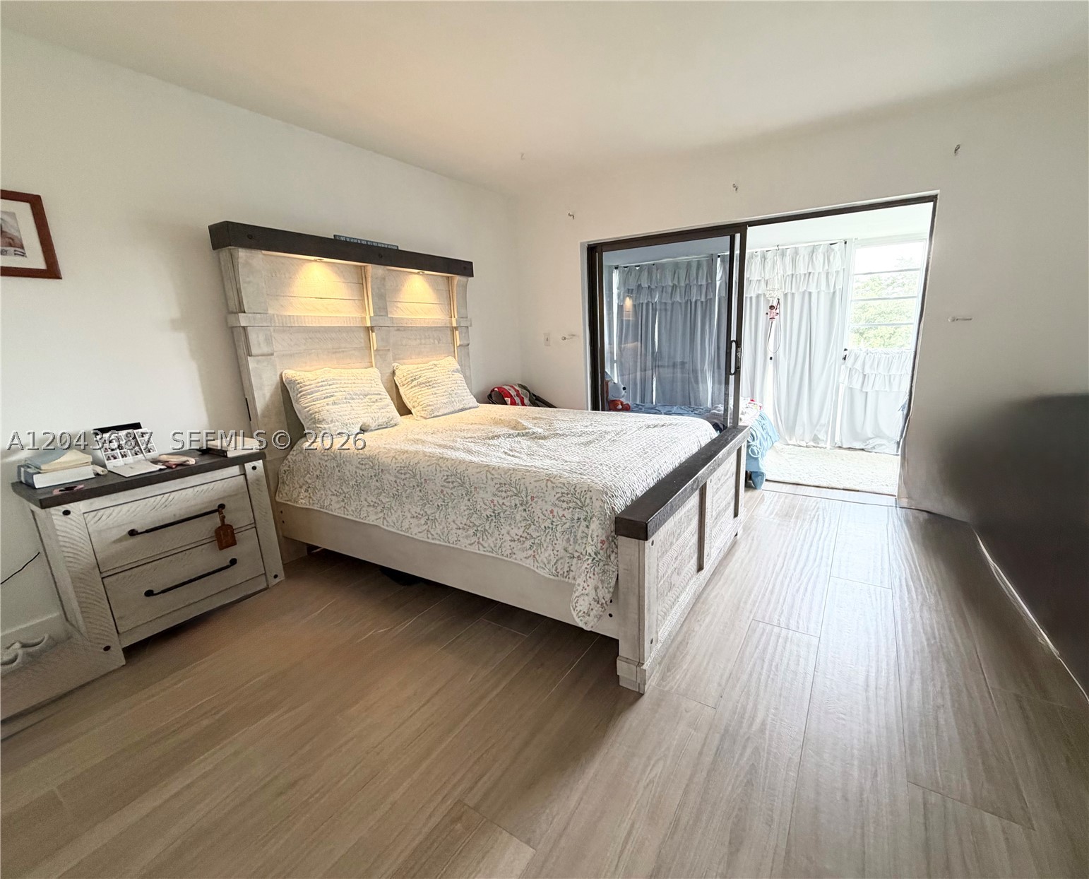 ARROWHEAD CONDO NO VIII - Residential
