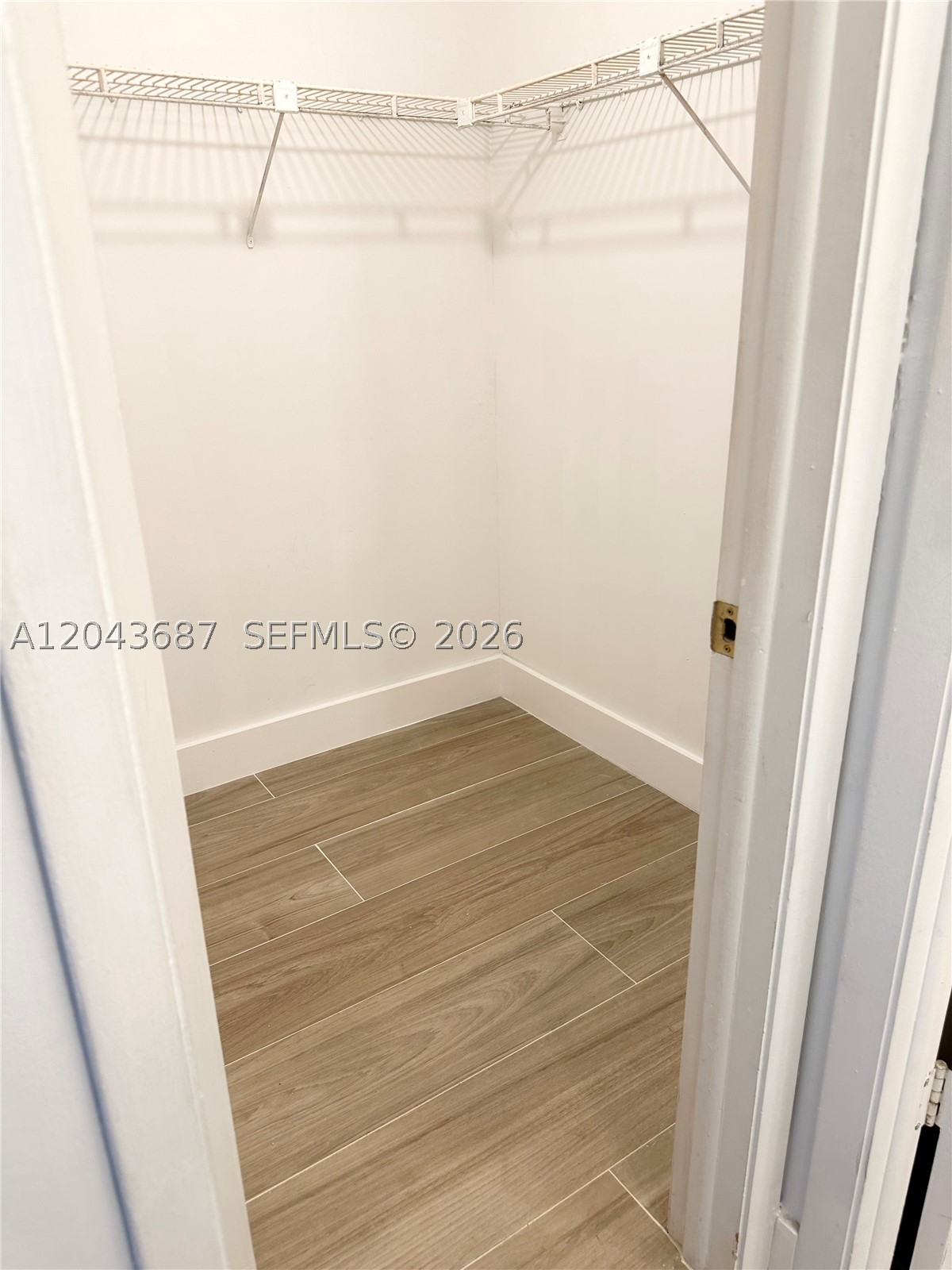 ARROWHEAD CONDO NO VIII - Residential