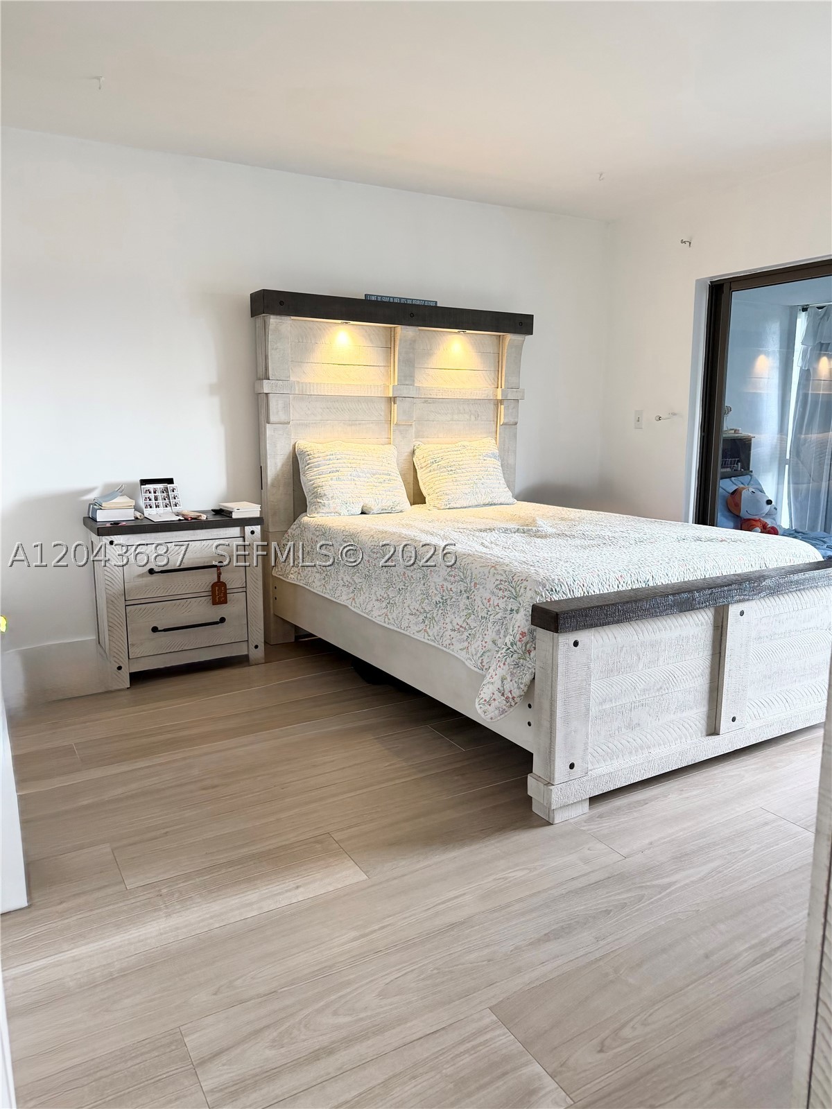 ARROWHEAD CONDO NO VIII - Residential
