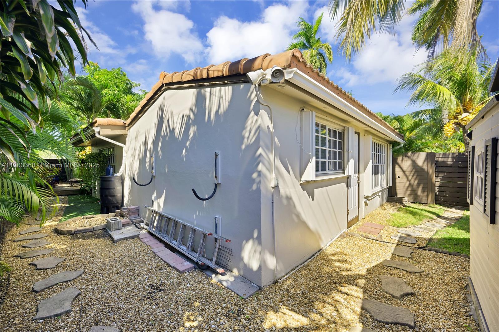 GULFSTREAM ESTATES - Residential