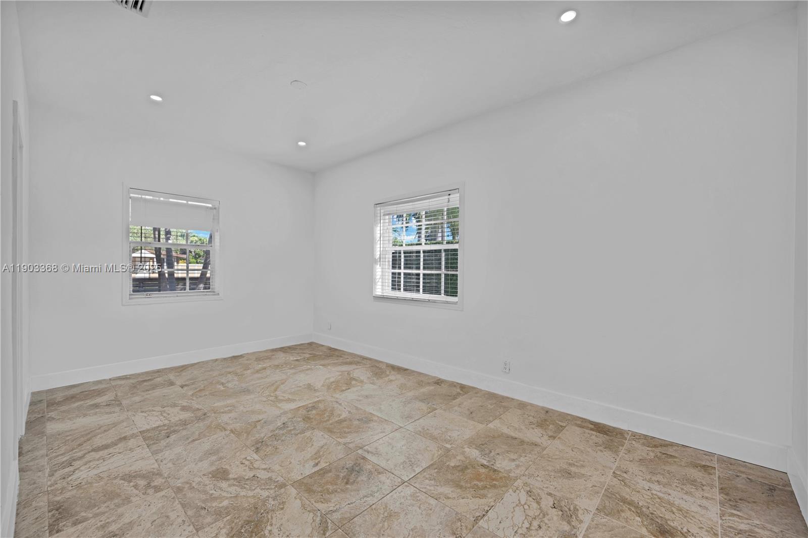 GULFSTREAM ESTATES - Residential