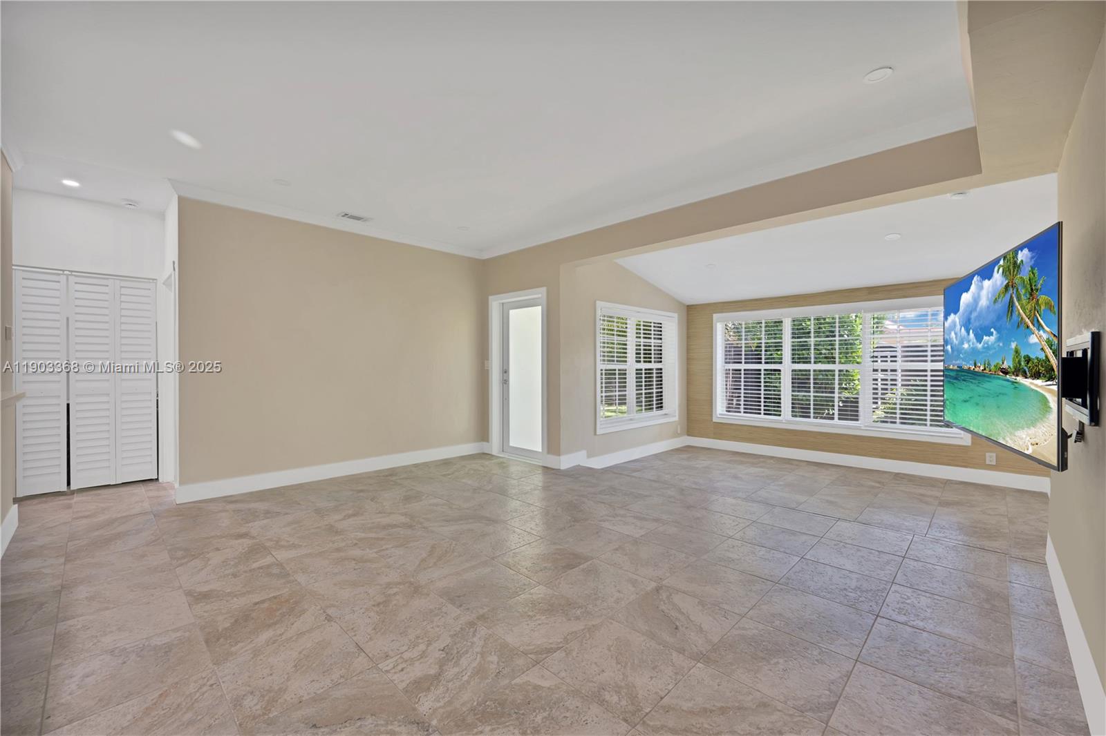 GULFSTREAM ESTATES - Residential