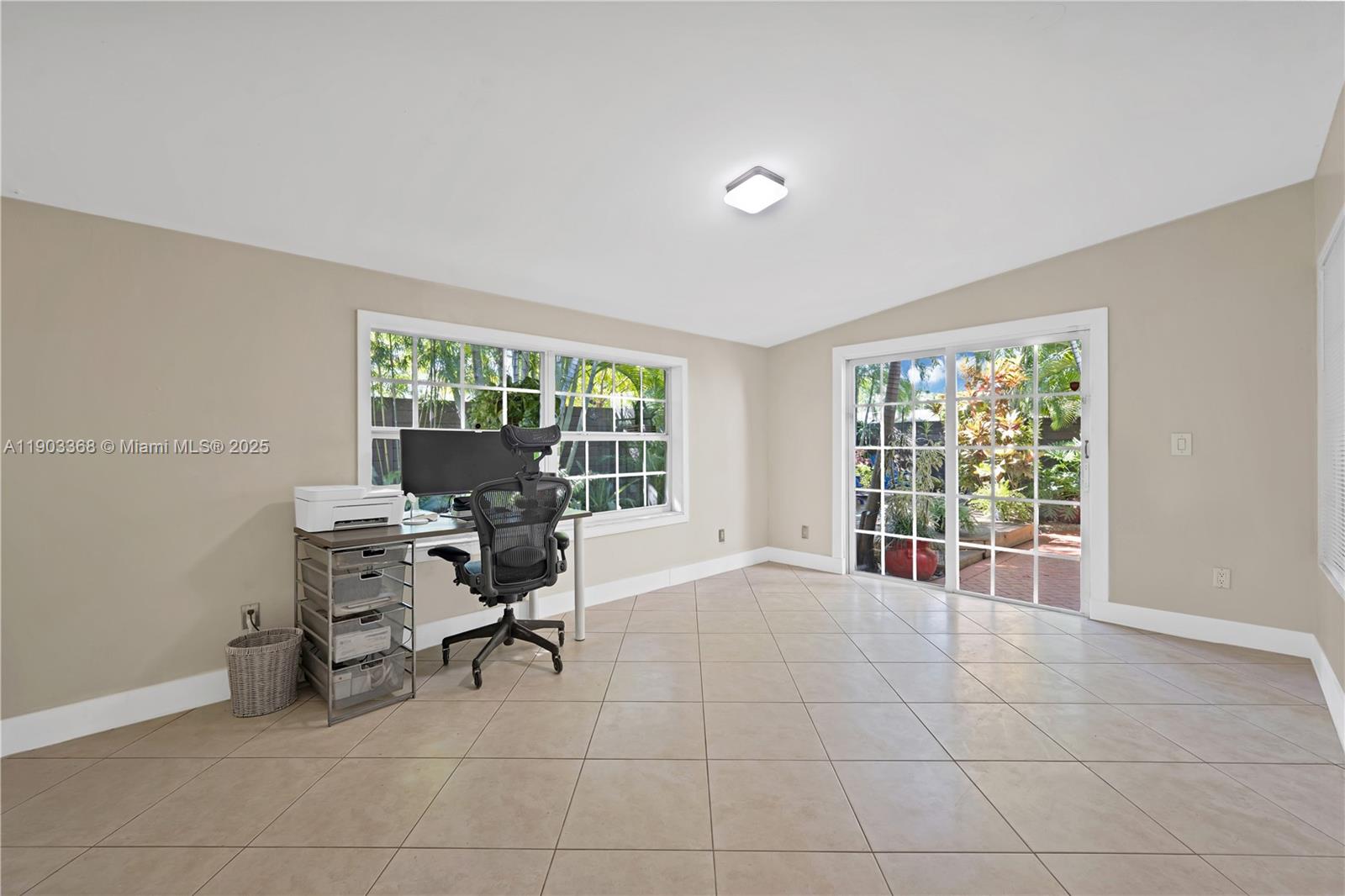 GULFSTREAM ESTATES - Residential