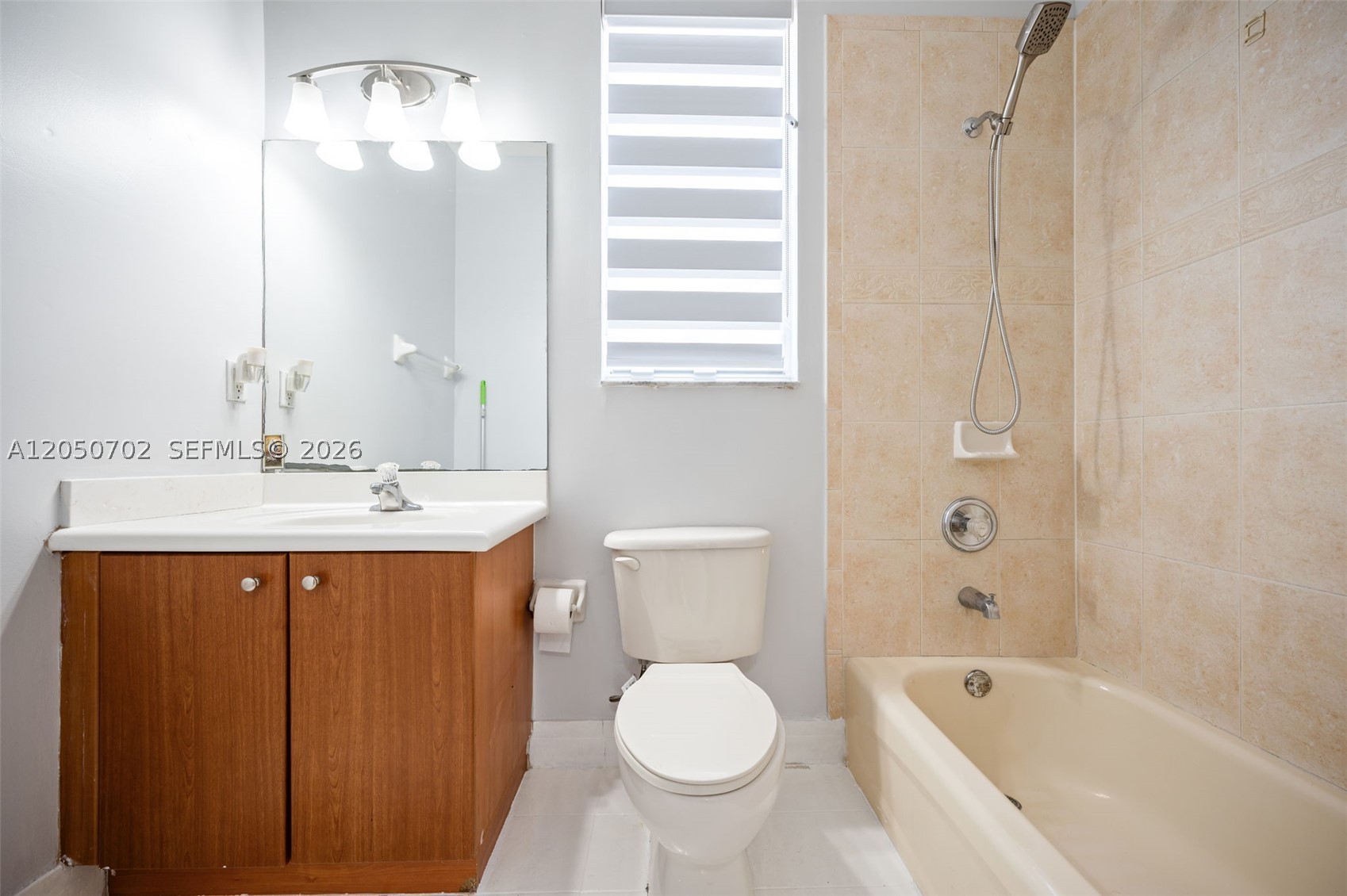 CRESTVIEW LAKES 2ND ADDN - Residential