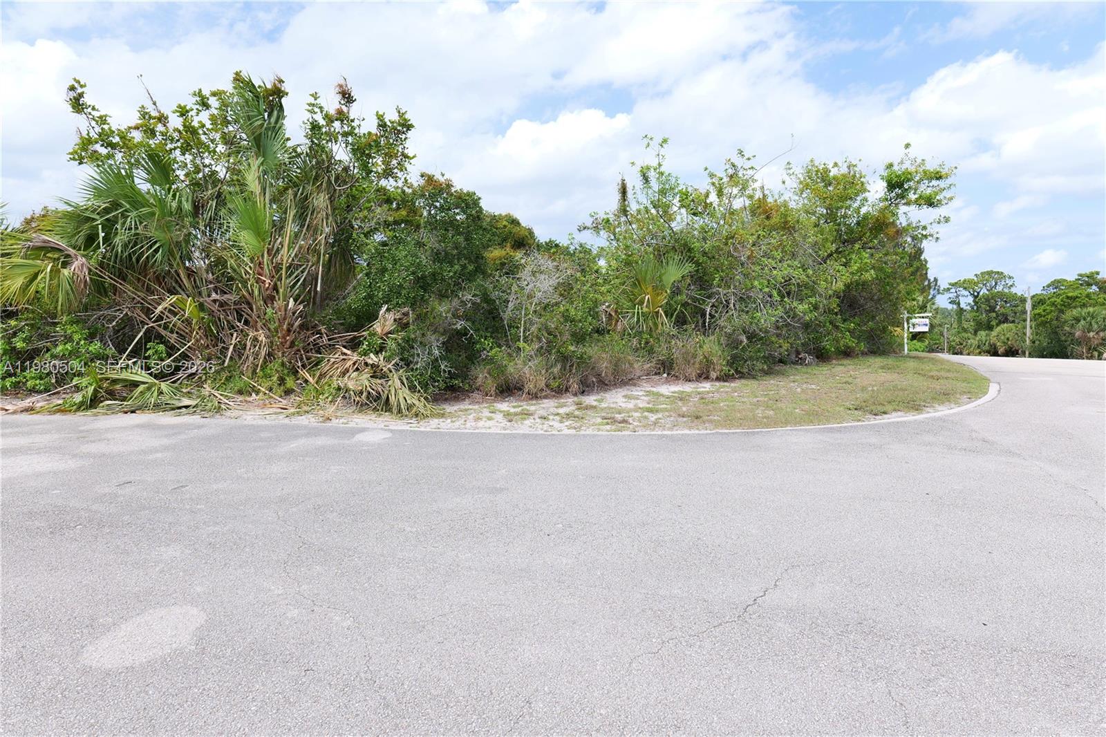 HOBE SOUND - Land