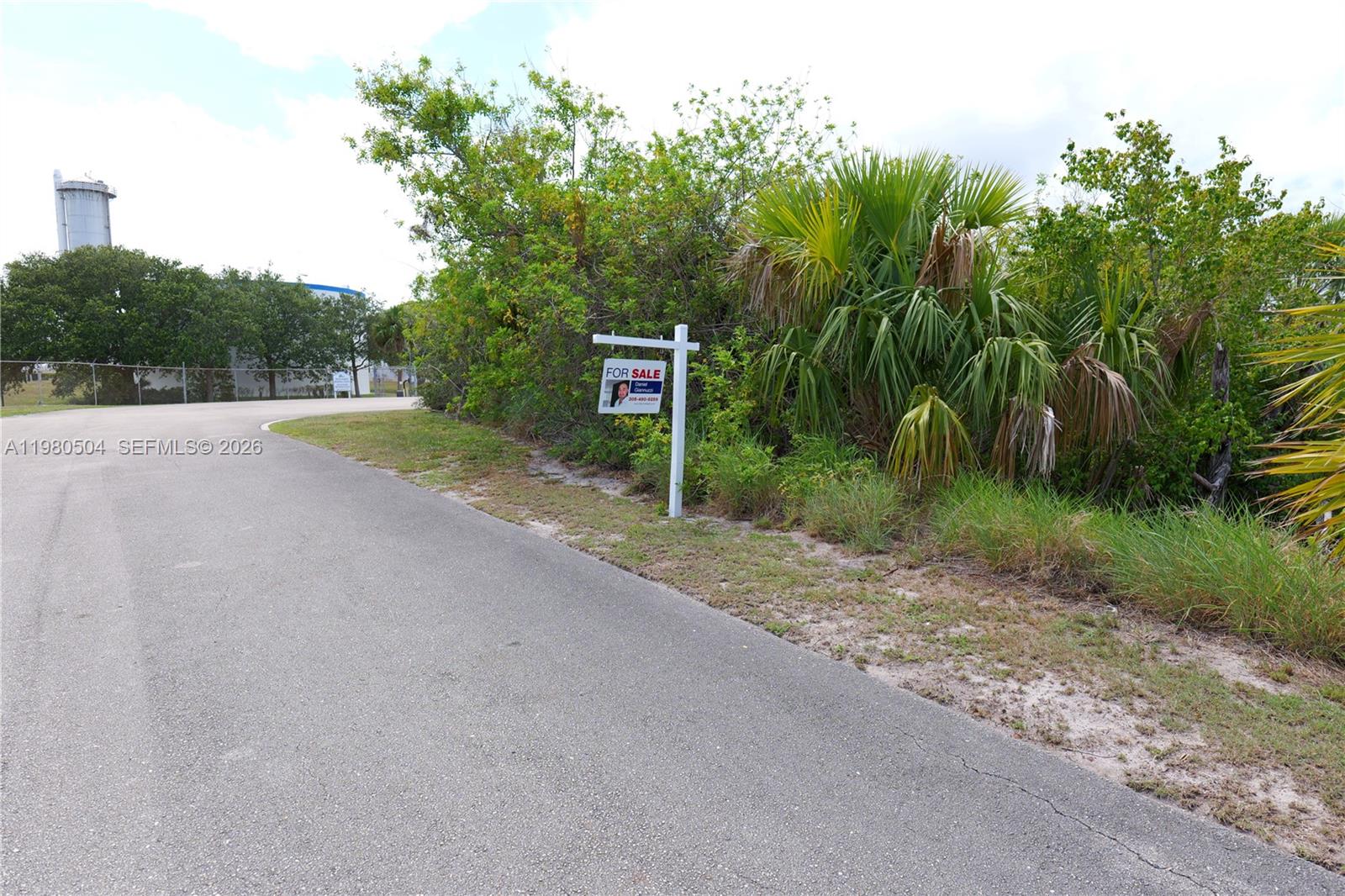 HOBE SOUND - Land