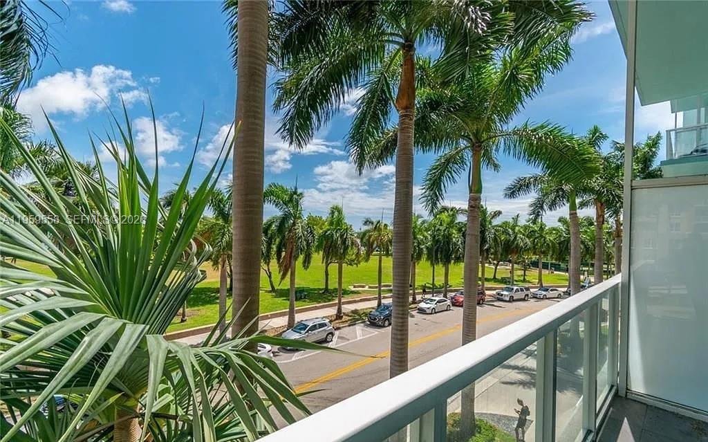 QUANTUM ON THE BAY CONDO - Residential
