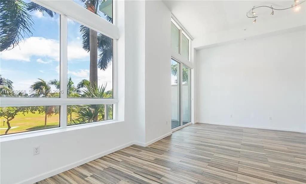 QUANTUM ON THE BAY CONDO - Residential