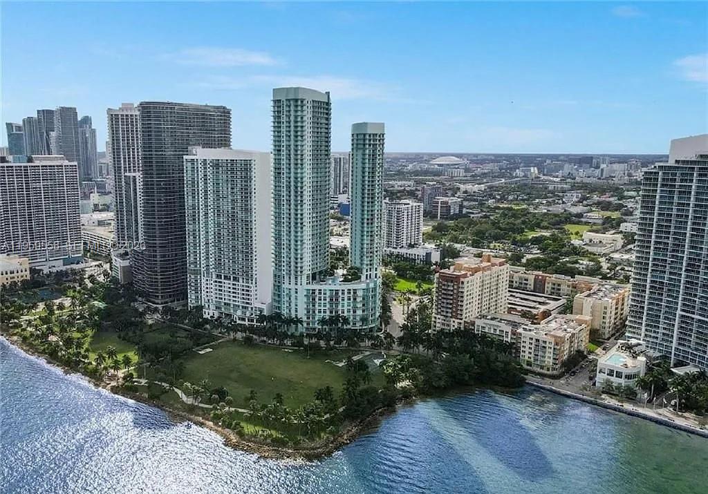 QUANTUM ON THE BAY CONDO - Residential