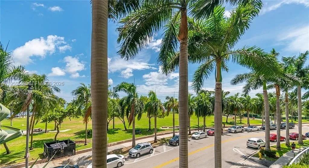 QUANTUM ON THE BAY CONDO - Residential