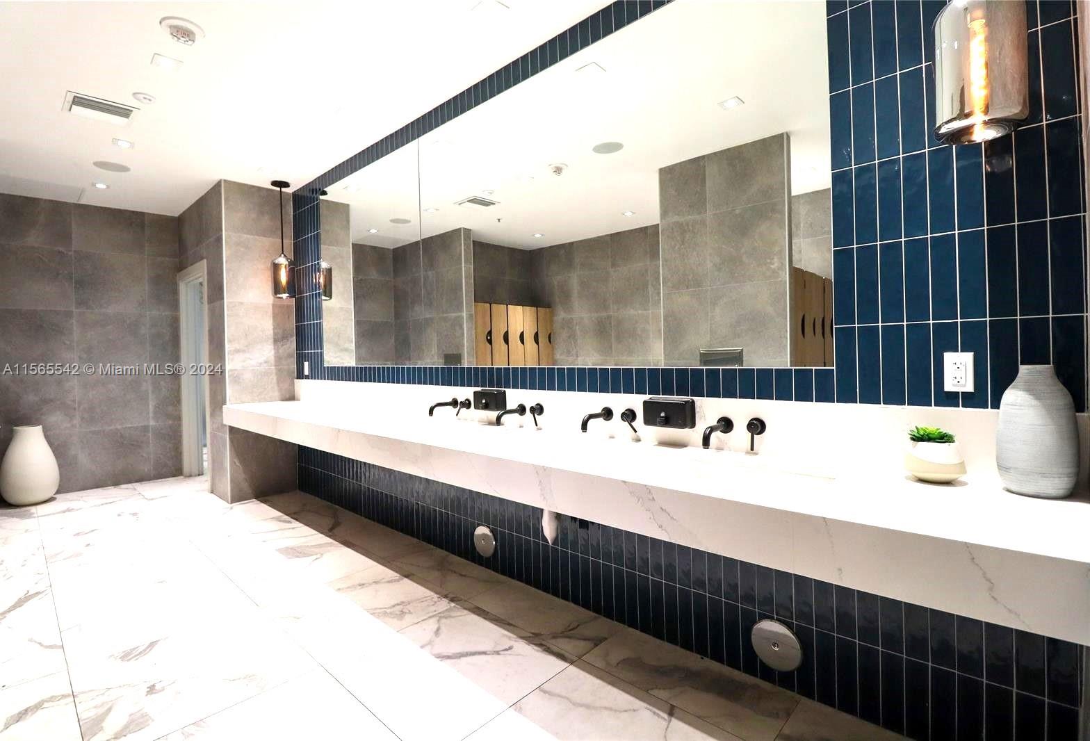 IVY CONDO - Residential Lease