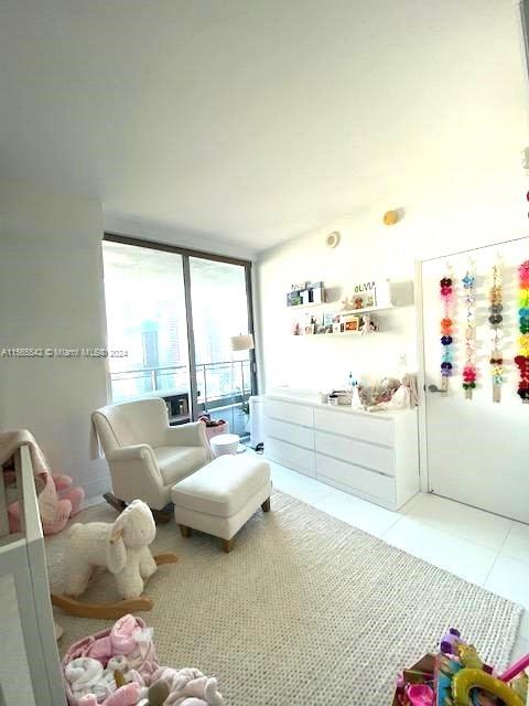 IVY CONDO - Residential Lease