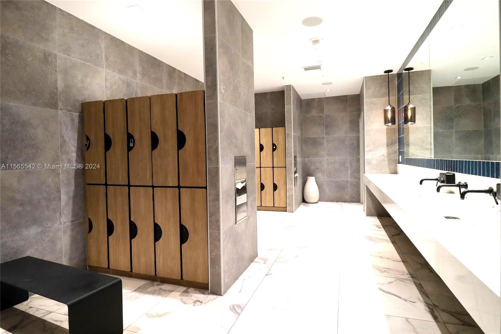 IVY CONDO - Residential Lease