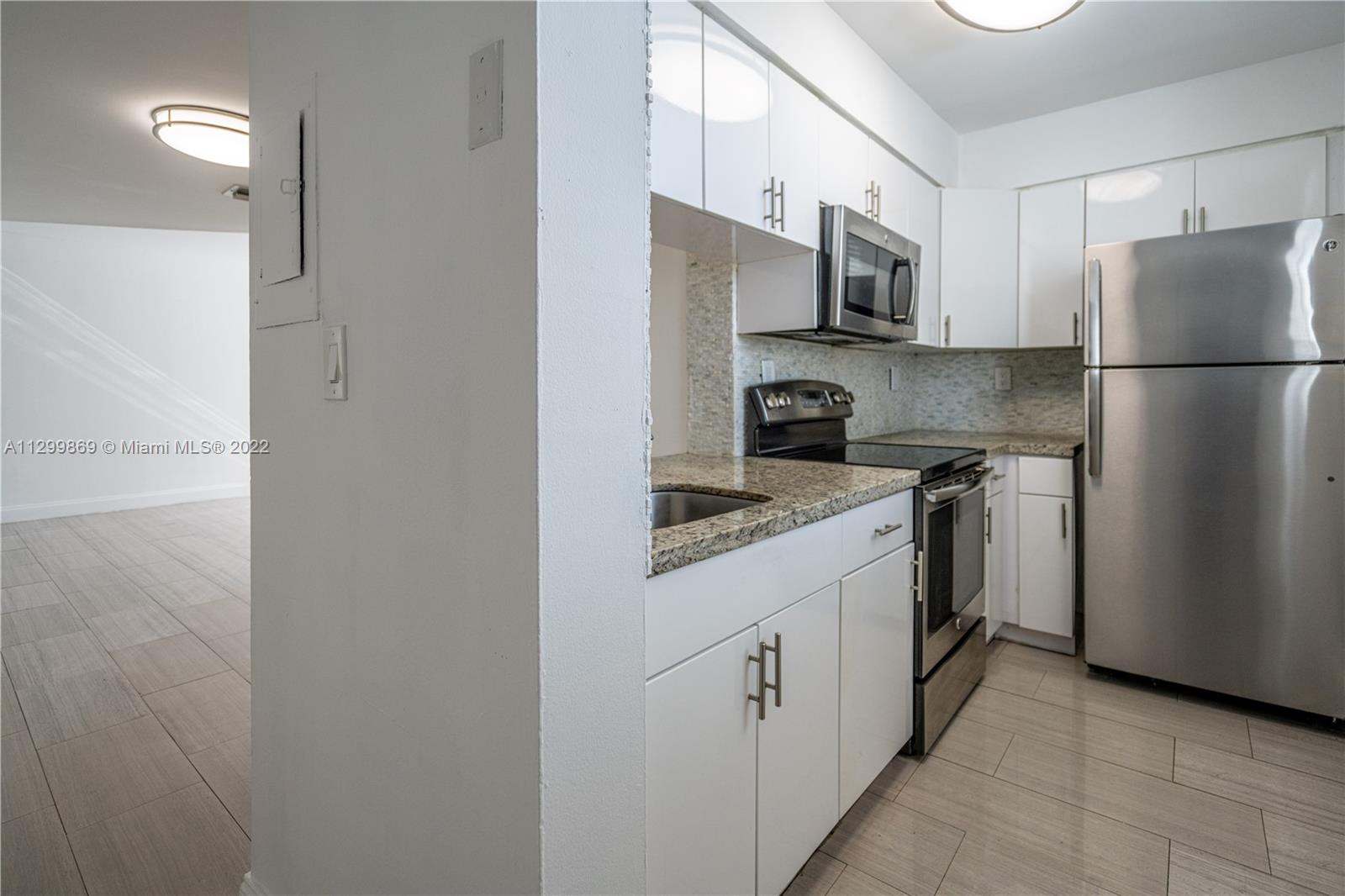 ISLE OF NORMANDY-MIAMI VI - Residential Lease