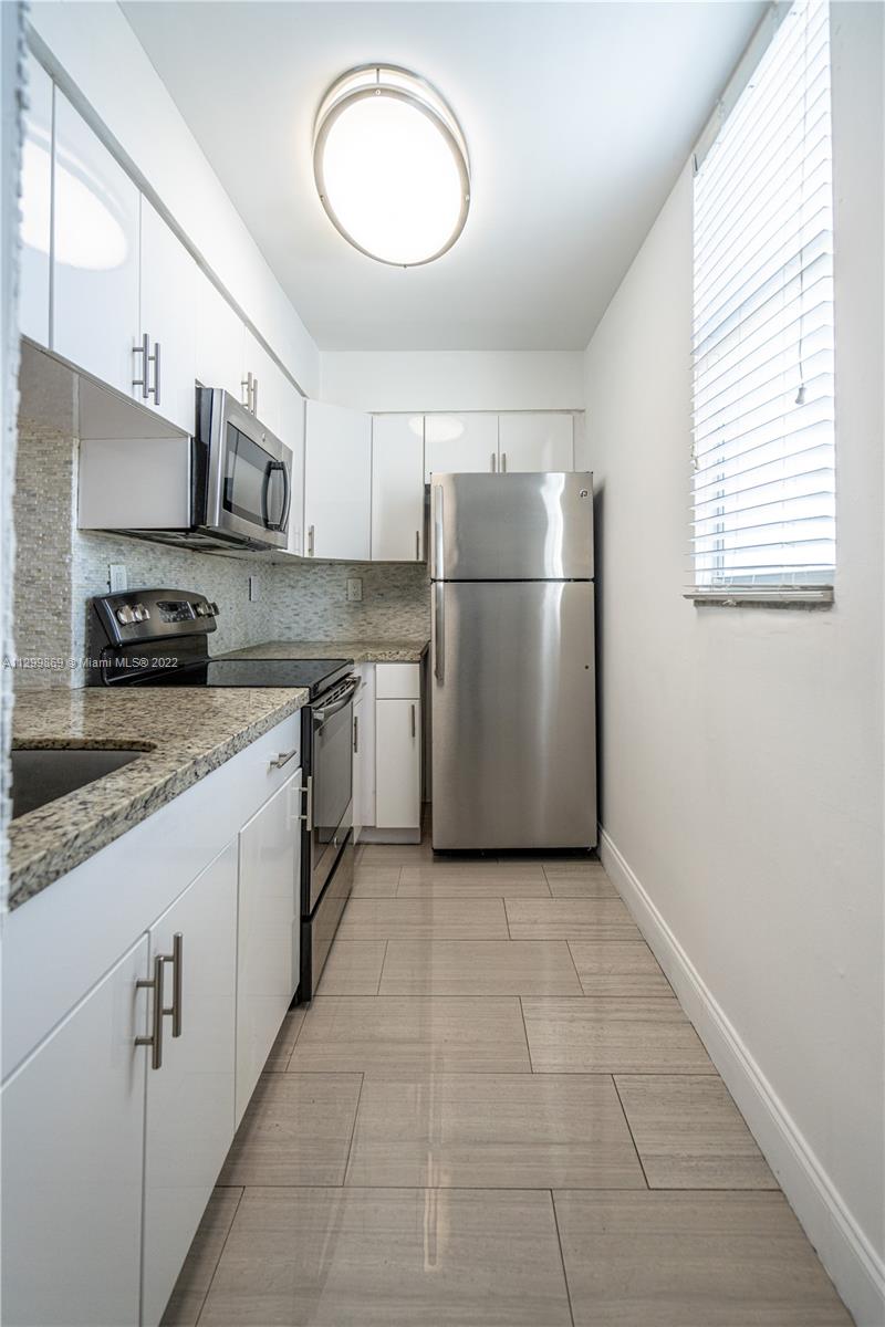 ISLE OF NORMANDY-MIAMI VI - Residential Lease