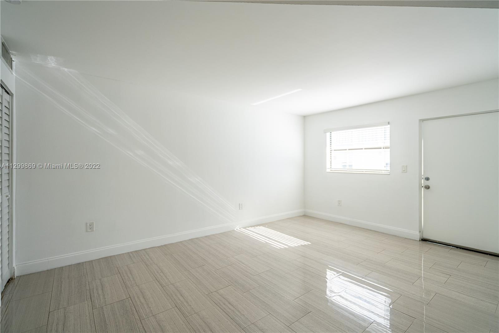 ISLE OF NORMANDY-MIAMI VI - Residential Lease
