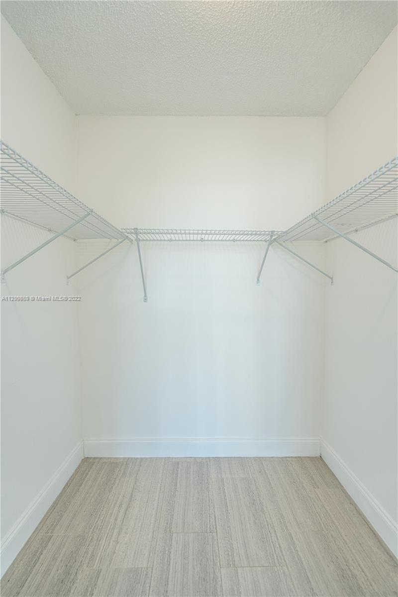 ISLE OF NORMANDY-MIAMI VI - Residential Lease