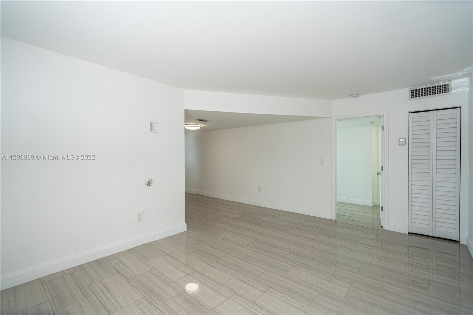 ISLE OF NORMANDY-MIAMI VI - Residential Lease