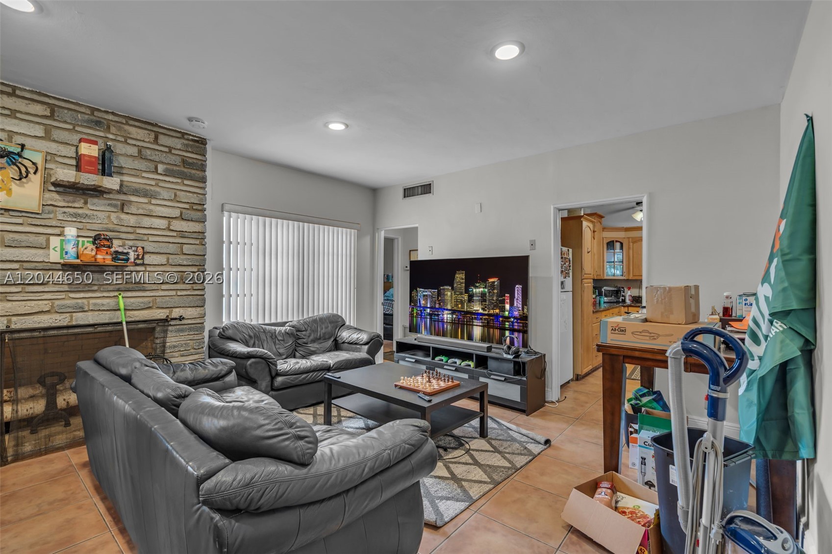 CORAL GABLES RIVIERA SEC - Residential Lease