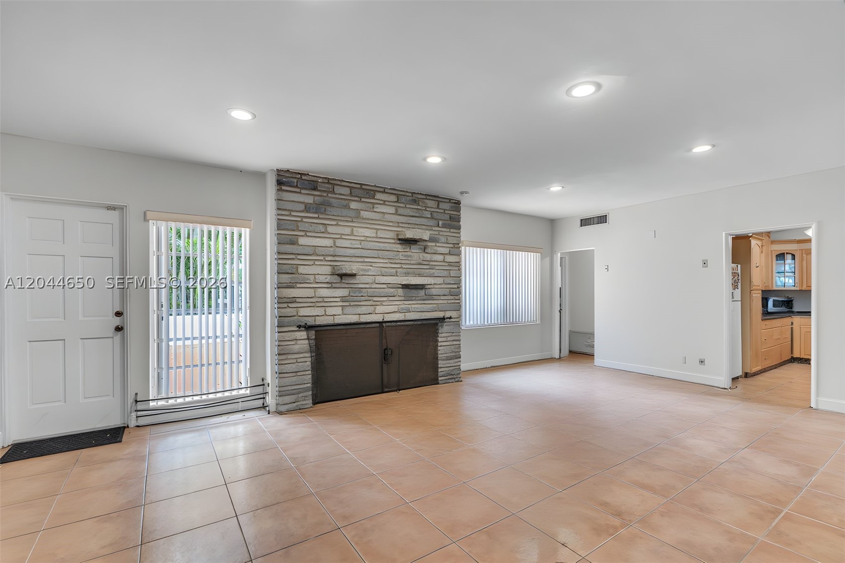 CORAL GABLES RIVIERA SEC - Residential Lease
