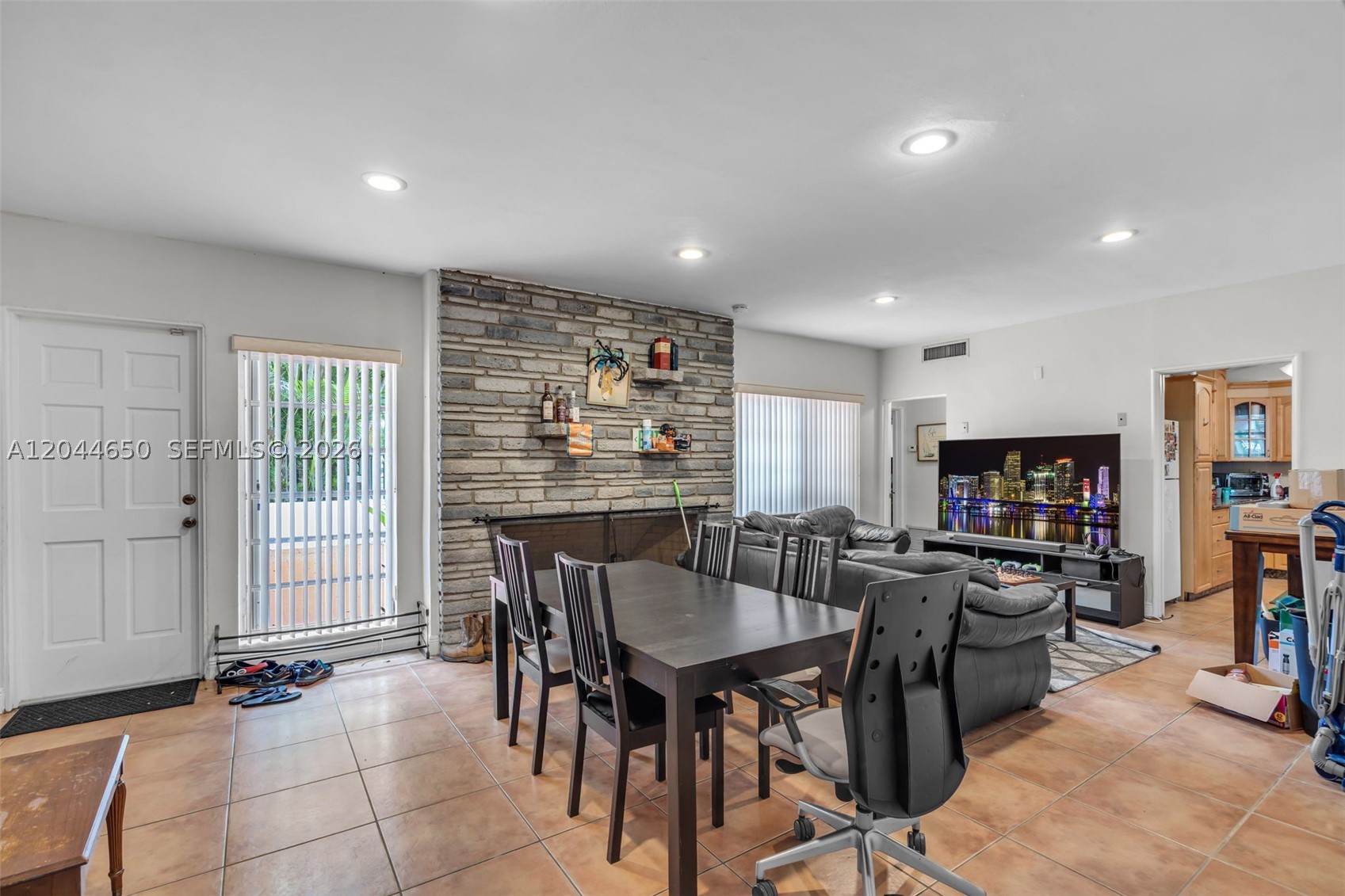 CORAL GABLES RIVIERA SEC - Residential Lease