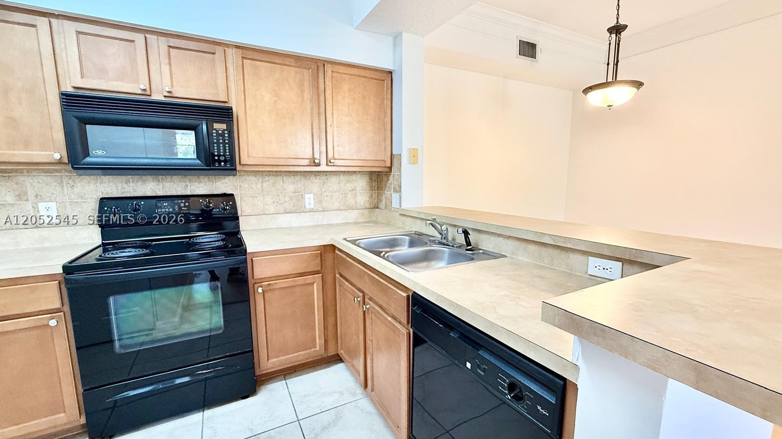 FIORE AT THE GARDENS COND - Residential Lease