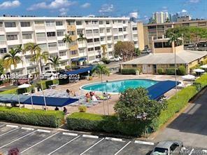 FIRST GULFSTREAM GARDEN - Residential
