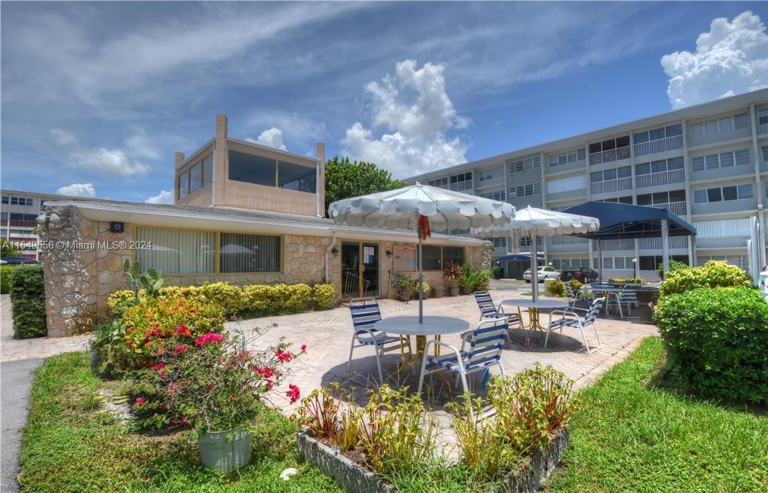 FIRST GULFSTREAM GARDEN - Residential
