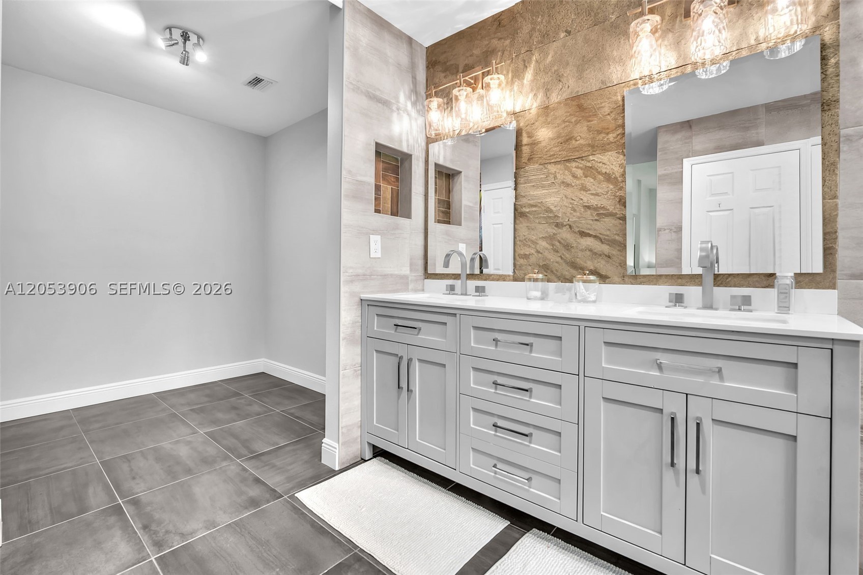 MINTO PLANTATION-1 - Residential