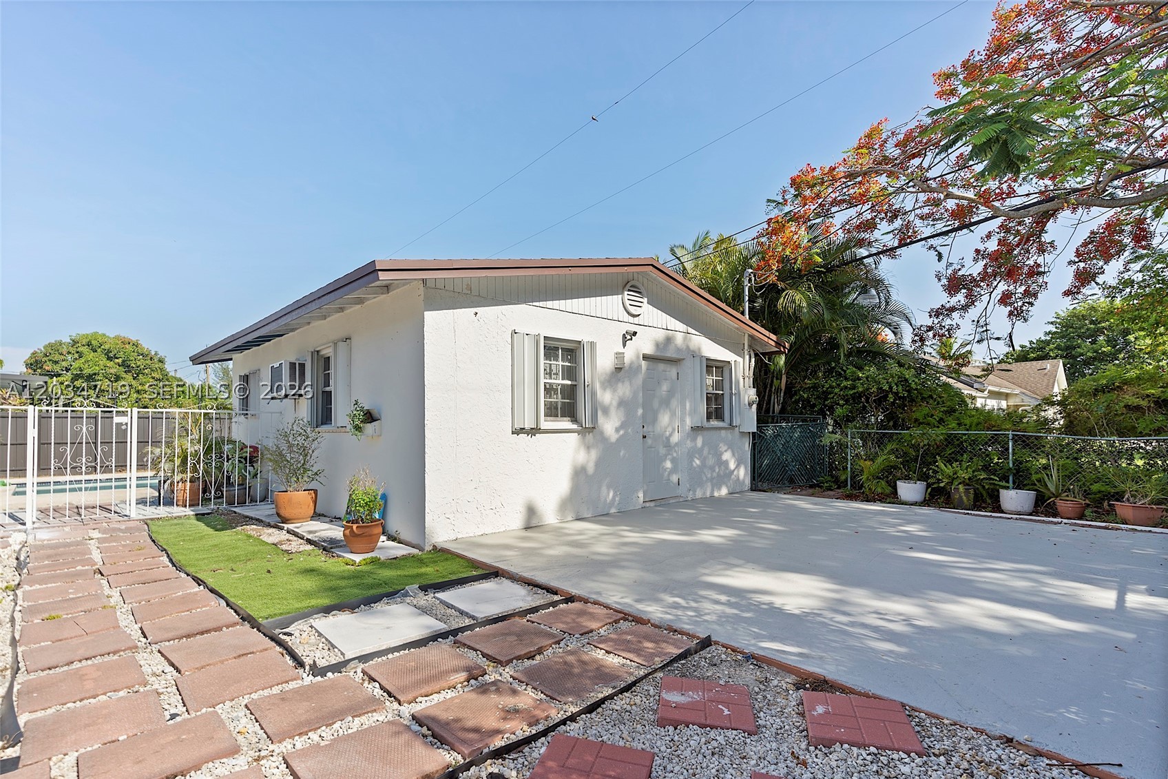 ARTBILT HOMES - Residential