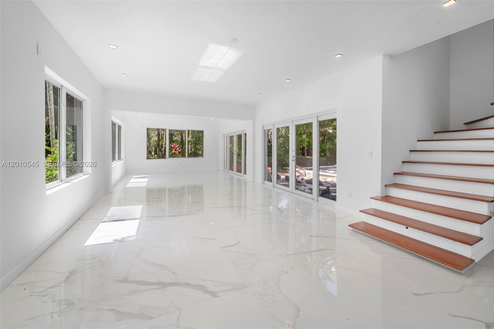 LA GORCE GOLF SUB - Residential