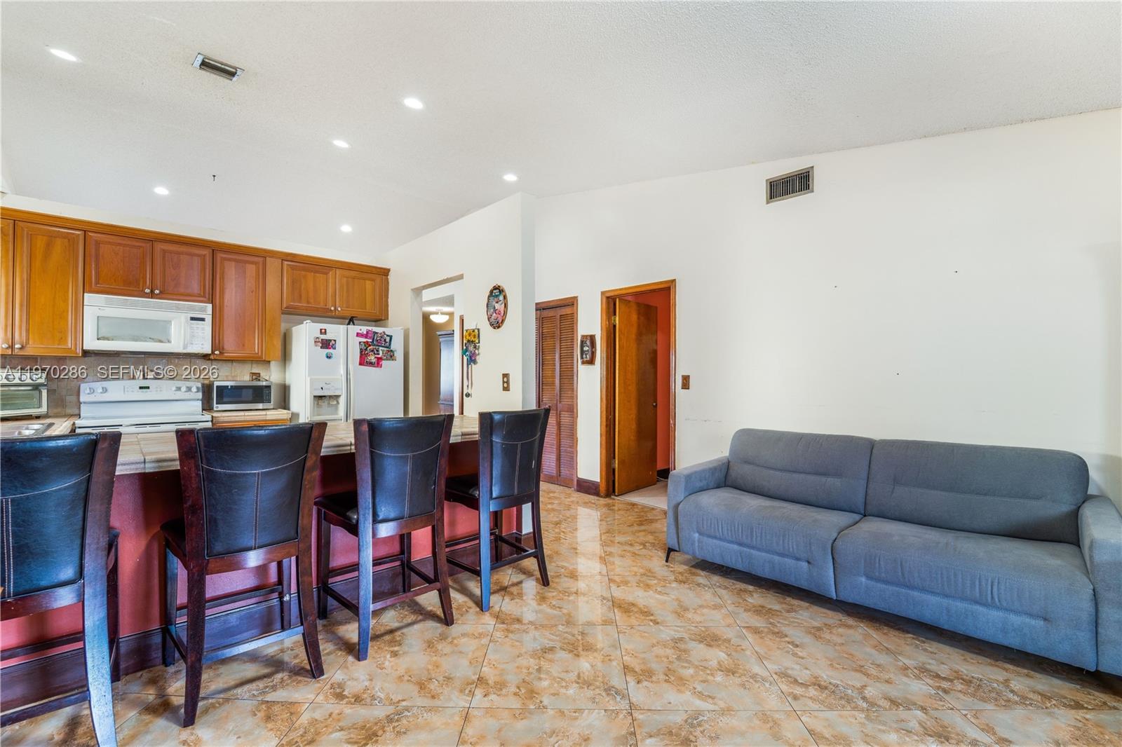 THE CEDARS OF KENDALL - Residential