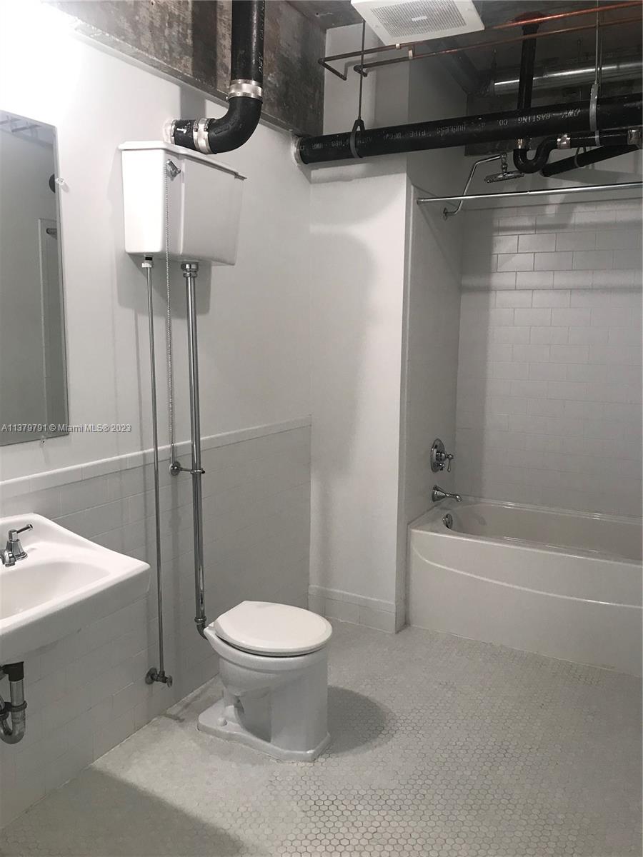 PARC LOFTS CONDO - Residential Lease