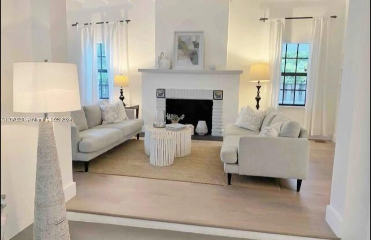 COLEE HAMMOCK - Residential Lease