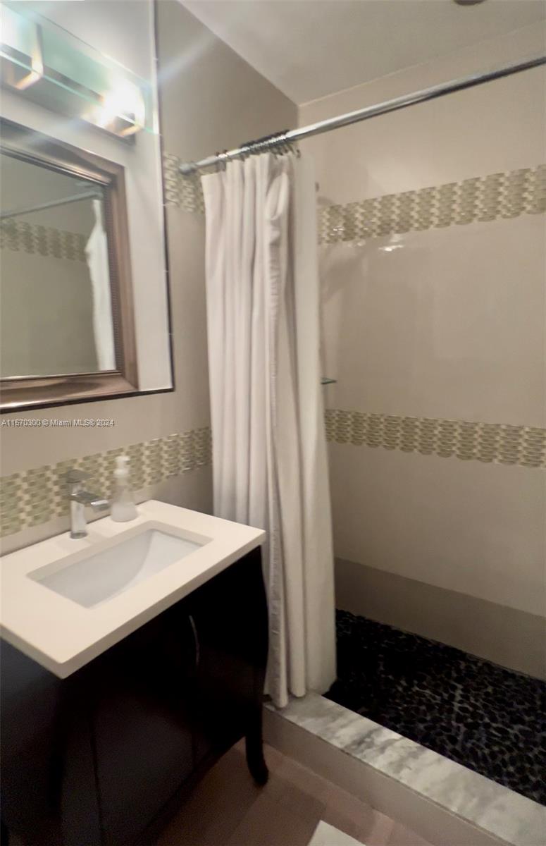 COLEE HAMMOCK - Residential Lease