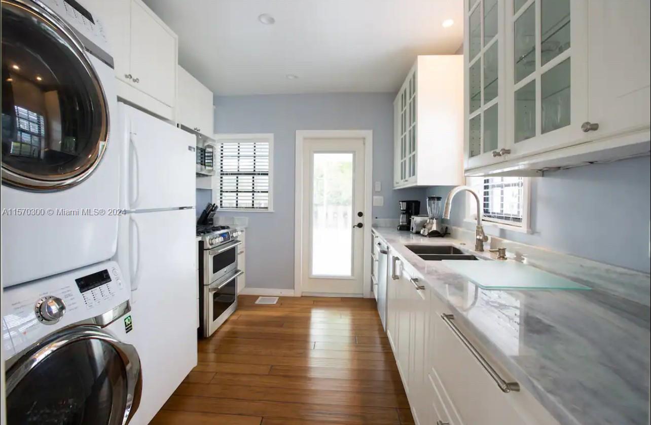 COLEE HAMMOCK - Residential Lease
