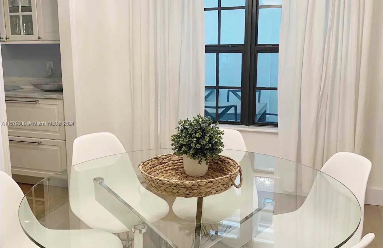 COLEE HAMMOCK - Residential Lease