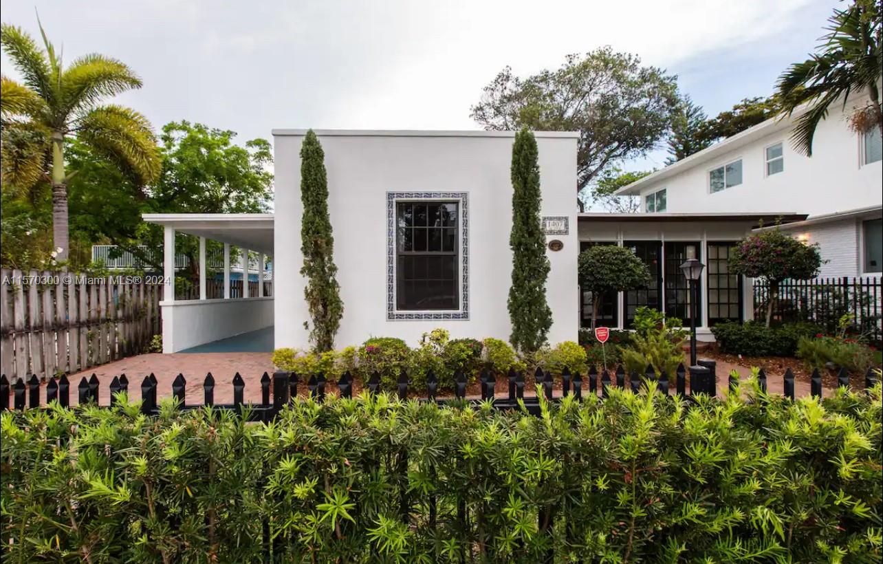 COLEE HAMMOCK - Residential Lease