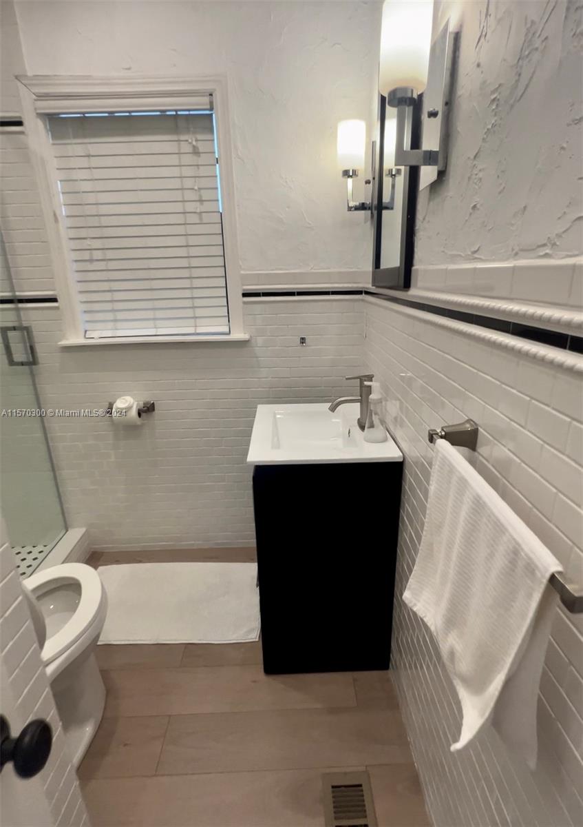 COLEE HAMMOCK - Residential Lease